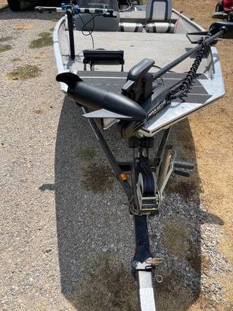 2010 Tracker, dovoz USA — foto 3 z 7