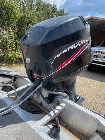 2010 Tracker, dovoz USA — foto 6 z 7