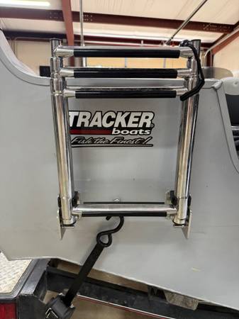 Tracker, dovoz USA — foto 6 z 7