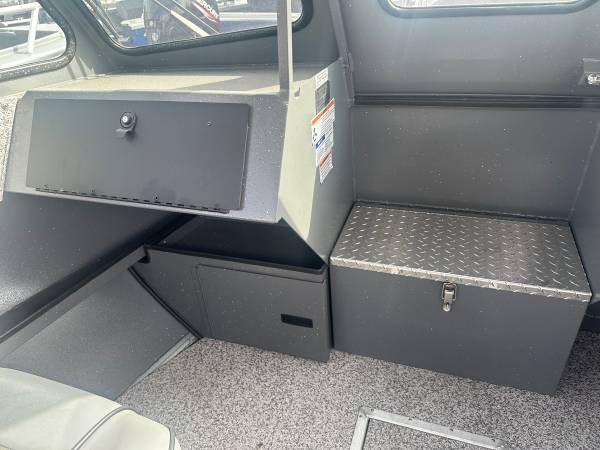 2026 Crestliner, dovoz USA — foto 6 z 10