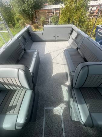 2026 Crestliner, dovoz USA — foto 8 z 10
