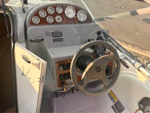 2006 Bayliner, dovoz USA — foto 3 z 10