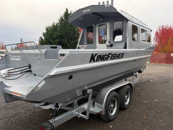 2026 Crestliner, dovoz USA — foto 4 z 12
