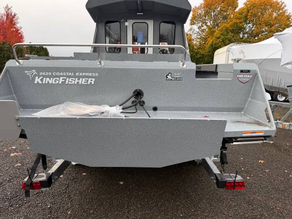 2026 Crestliner, dovoz USA — foto 5 z 12
