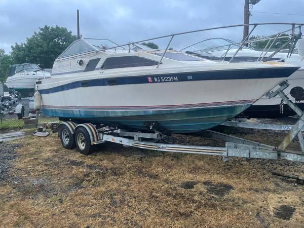 Bayliner, dovoz USA — foto 9 z 10