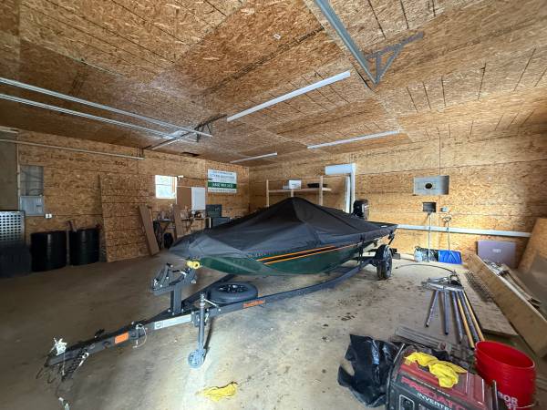 2026 Tracker, dovoz USA — foto 1