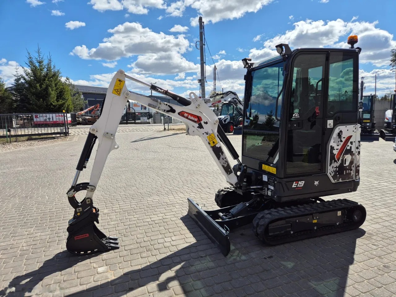 2026 Bobcat E19, dovoz Skladem v EU — foto 10 z 19