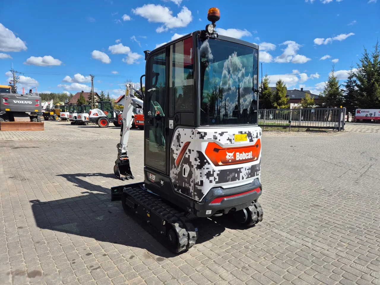2026 Bobcat E19, dovoz Skladem v EU — foto 11 z 19