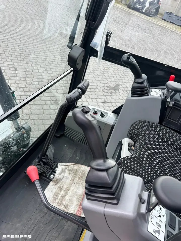 2026 Bobcat E19, dovoz Skladem v EU — foto 14 z 19