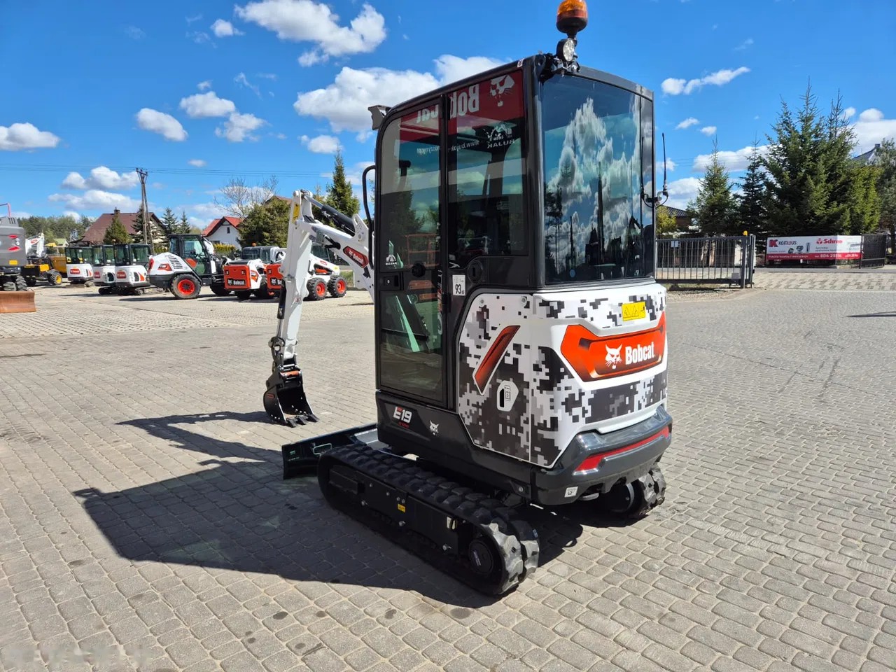 2026 Bobcat E19, dovoz Skladem v EU — foto 8 z 19