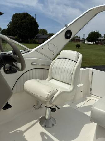 Bayliner, dovoz USA — foto 5 z 12