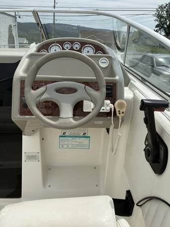 Bayliner, dovoz USA — foto 6 z 12