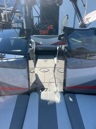 2020 Axis, dovoz USA — foto 2 z 3