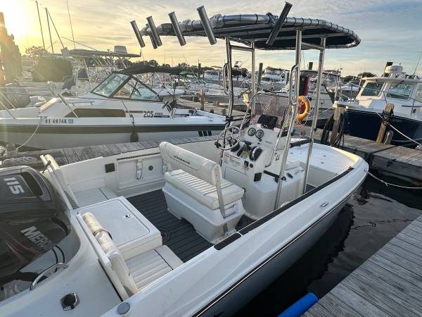 2019 Bayliner, dovoz USA — foto 2 z 9