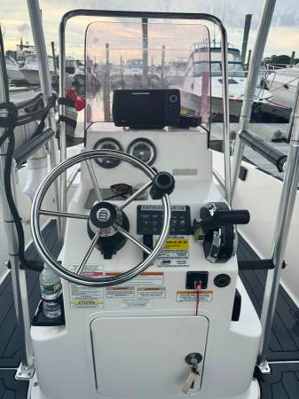 2019 Bayliner, dovoz USA — foto 7 z 9