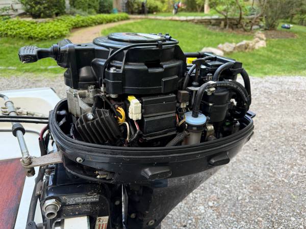 1981 Boston Whaler, dovoz USA — foto 10 z 12