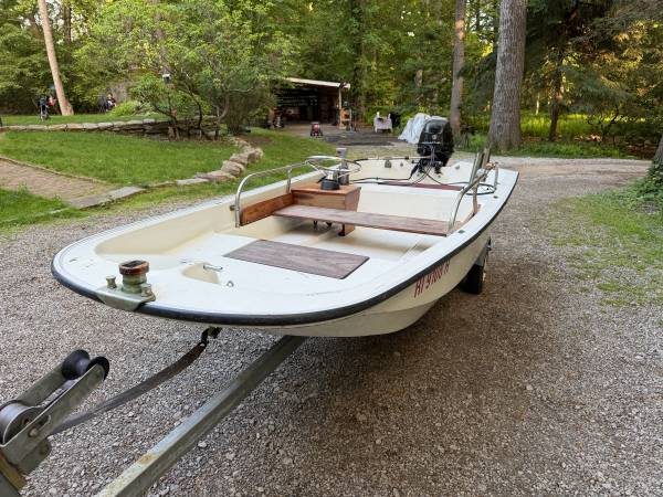 1981 Boston Whaler, dovoz USA — foto 4 z 12