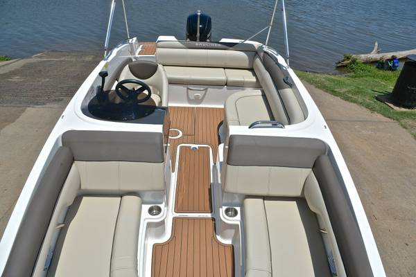 Bayliner, dovoz USA — foto 2 z 4