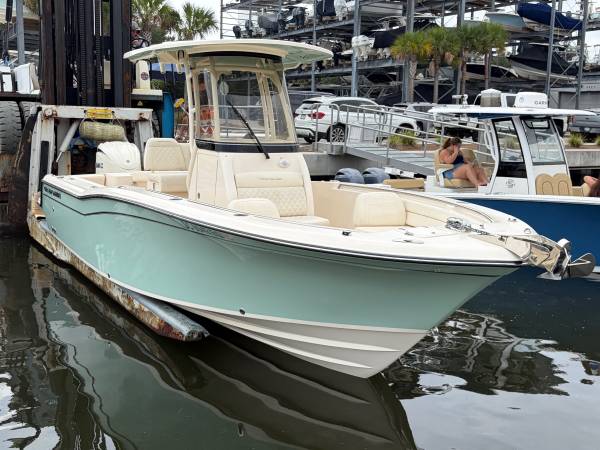 2025 Grady-White, bílá, dovoz USA — foto 2 z 12