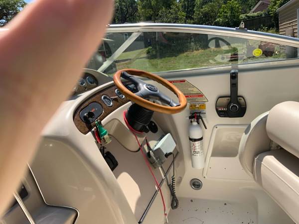 2001 Sea Ray, dovoz USA — foto 3 z 12