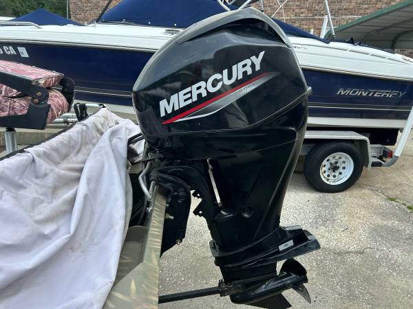 2022 Tracker, dovoz USA — foto 4 z 7