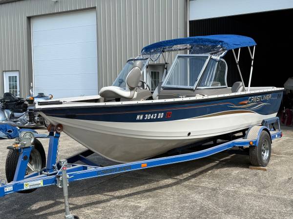 2004 Crestliner, dovoz USA — foto 1