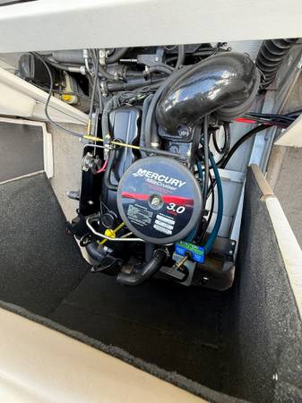 2004 Crestliner, dovoz USA — foto 10 z 12