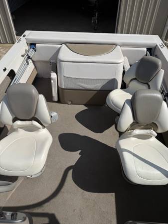 2004 Crestliner, dovoz USA — foto 8 z 12