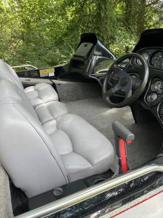 2000 Skeeter, dovoz USA — foto 8 z 9