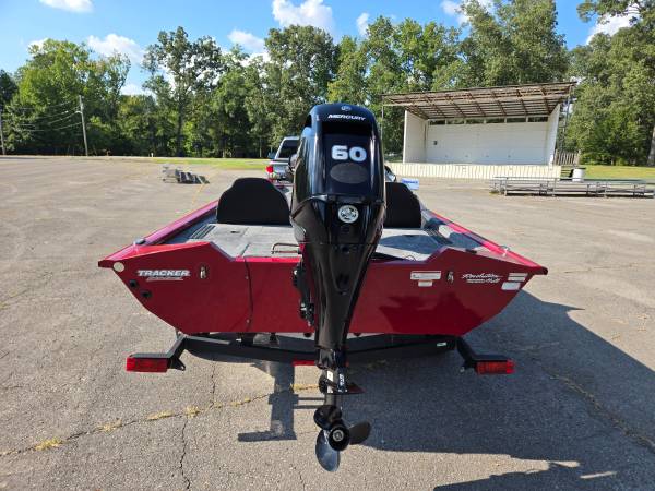 2021 Tracker, dovoz USA — foto 7 z 12