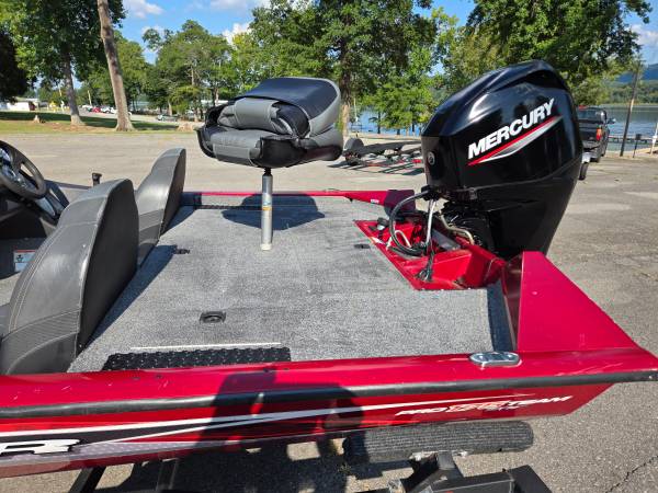 2021 Tracker, dovoz USA — foto 9 z 12