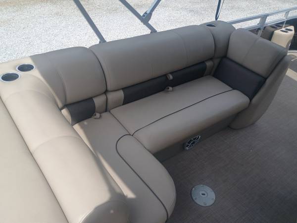 2024 Tracker, dovoz USA — foto 4 z 12