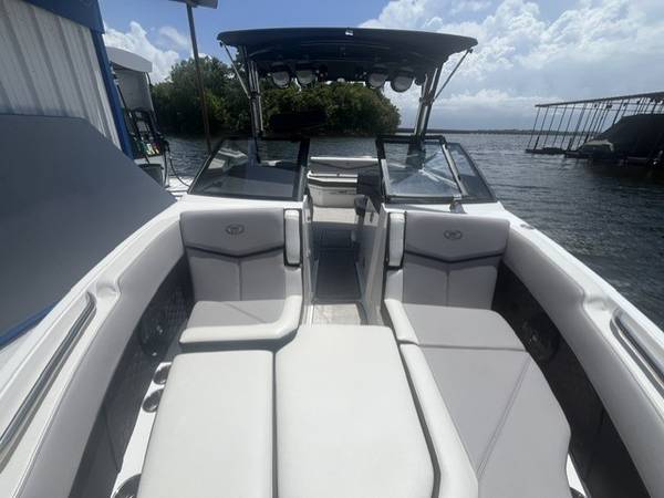2022 Cobalt, dovoz USA — foto 8 z 12