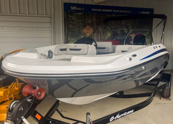 2024 Hurricane, dovoz USA — foto 2 z 7