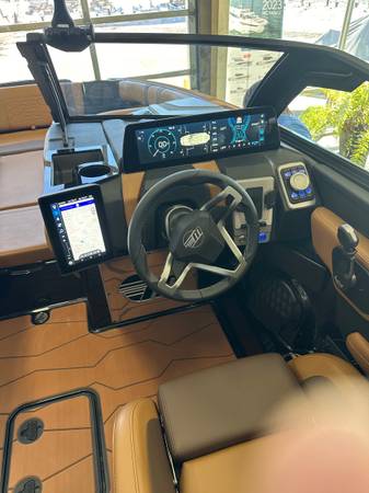 2025 Malibu, dovoz USA — foto 9 z 12