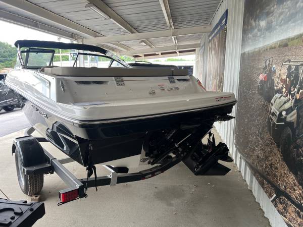 Bayliner, dovoz USA — foto 3 z 6