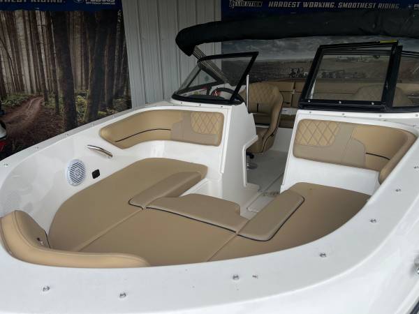 Bayliner, dovoz USA — foto 5 z 6