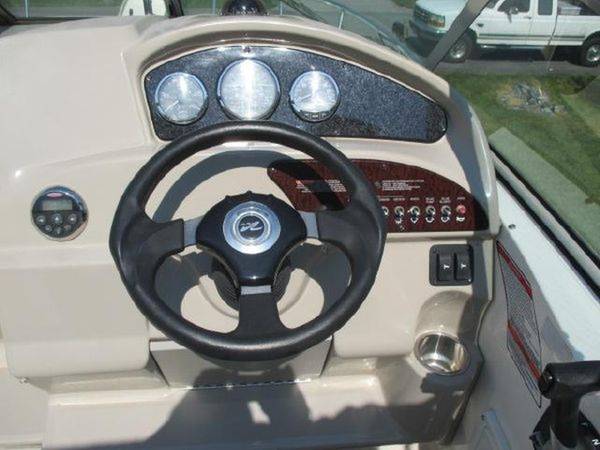 Sea Ray, dovoz USA — foto 4 z 8