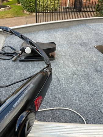 2007 Tracker, dovoz USA — foto 5 z 10