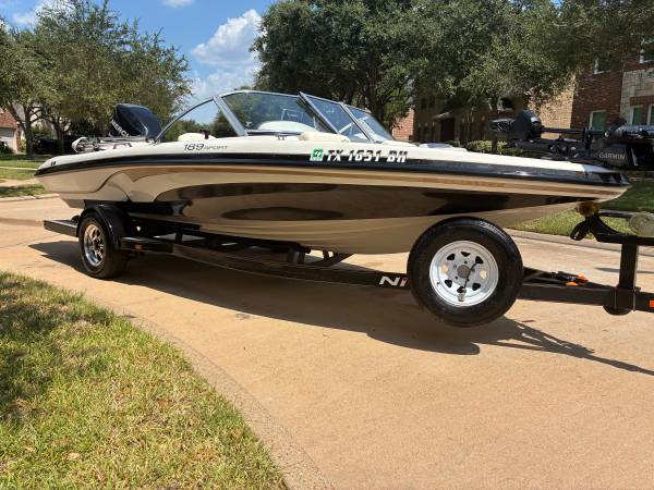 2010 Nitro, dovoz USA — foto 9 z 12