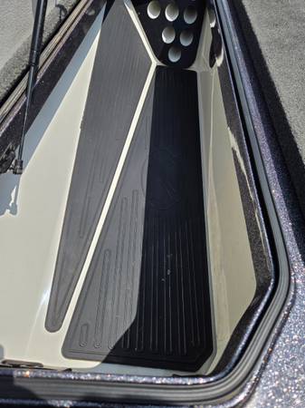 2016 Ranger, dovoz USA — foto 8 z 10