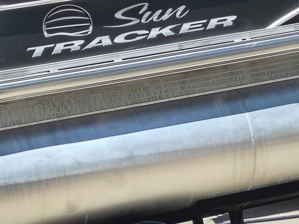 2017 Tracker, dovoz USA — foto 8 z 12