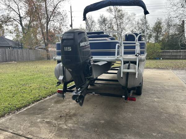 Tracker, dovoz USA — foto 5 z 5