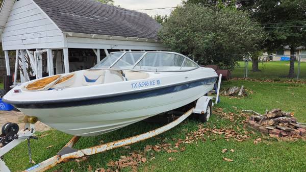 2005 Bayliner, dovoz USA — foto 2 z 11