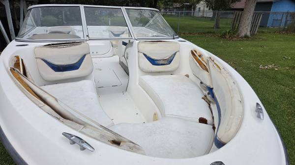 2005 Bayliner, dovoz USA — foto 3 z 11