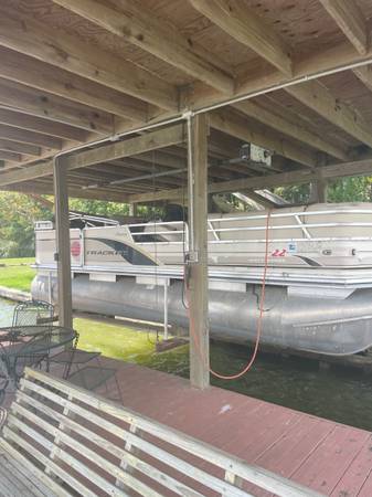 2001 Tracker, dovoz USA — foto 2 z 5