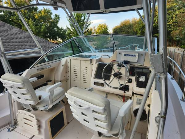 2001 Grady-White, bílá, dovoz USA — foto 5 z 11