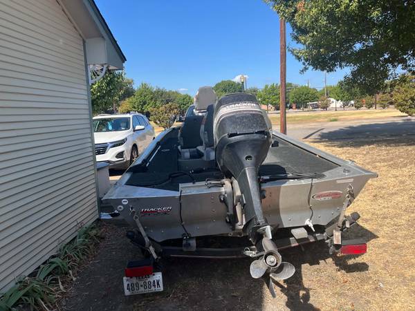 2003 Tracker, dovoz USA — foto 3 z 8