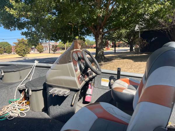 2003 Tracker, dovoz USA — foto 8 z 8