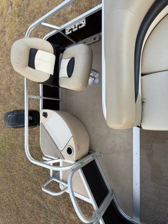 2013 Sun Tracker, dovoz USA — foto 10 z 12